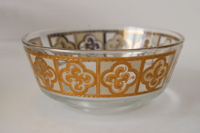 Gold tile-decorated round dip bowl